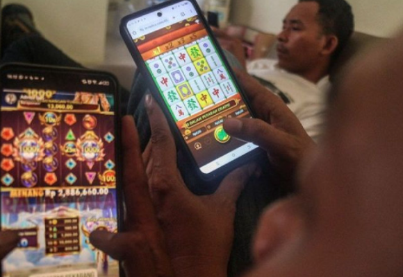 Perbedaan Slot Online Legal dan Slot Ilegal